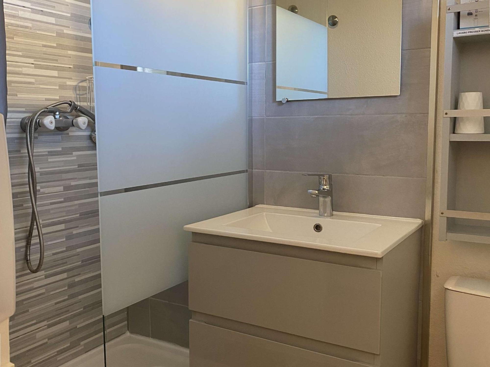 Studio Cosy Avec Terrasse, Parking, Proche Thermes - Balaruc-Les-Bains - Fr-1-553-89 Exterior foto